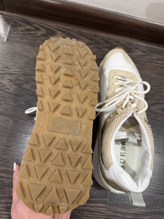 Обувки guess носени броени пъти