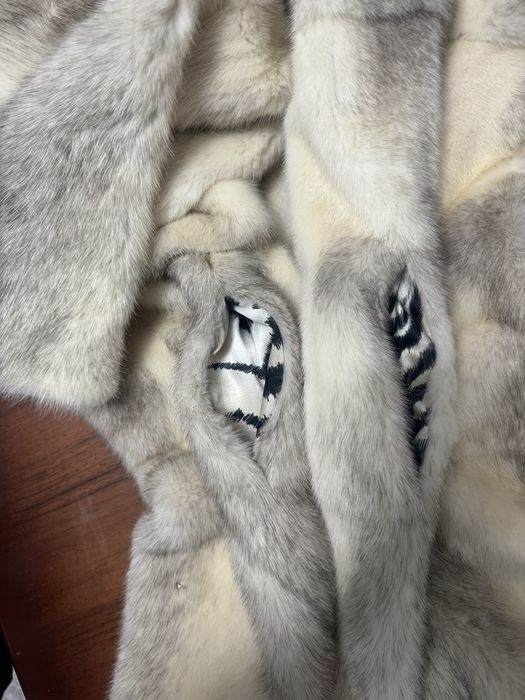 Шубу продам красивую