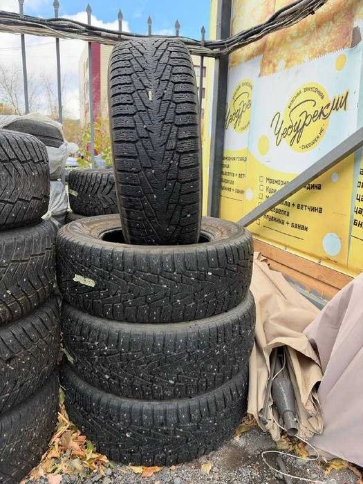 Продается комплект шипованной резины 265/65/R17