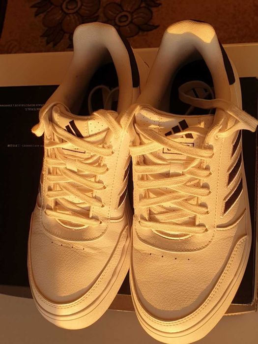 Продам водонепроницаемые кроссовки Adidas (оригинал 100%)