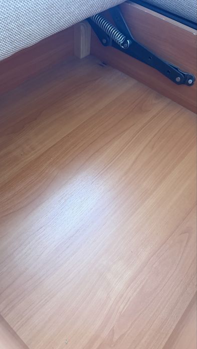 Продается диван в гостиную