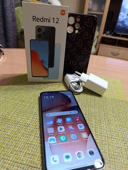 Продам б/у телефон Xiaomi Redmi 12