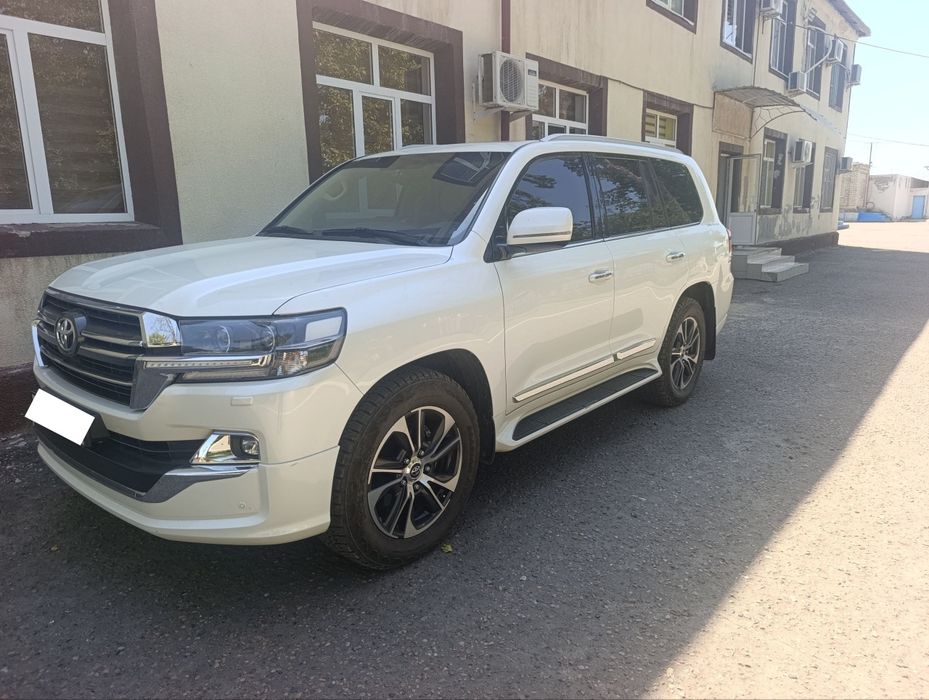 TOYOTA Land cruiser 200