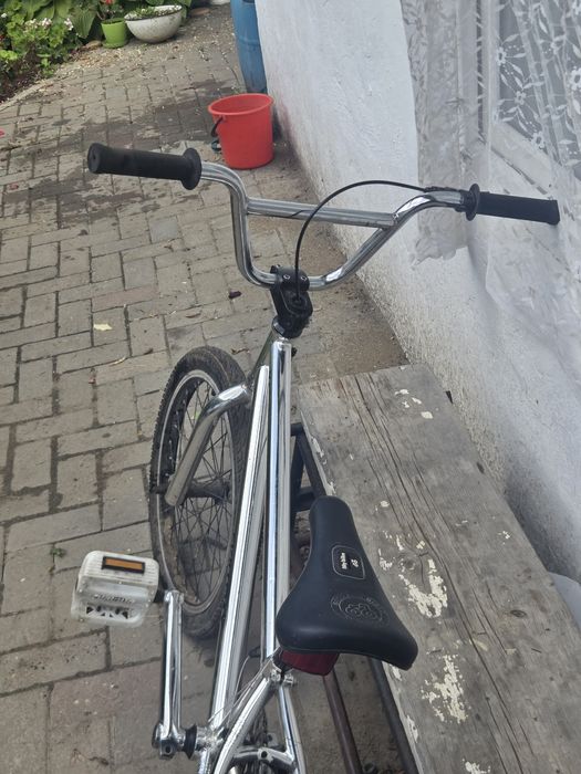 Продам бмх на низкой ценне