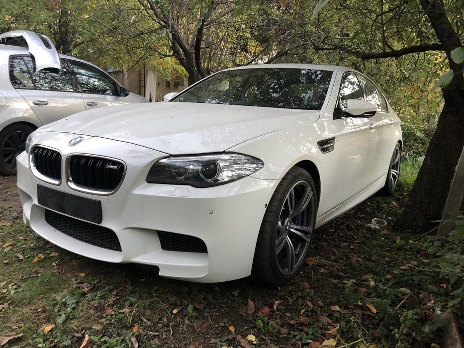 Продаваме на части бмв ф10 м5 f10 m5