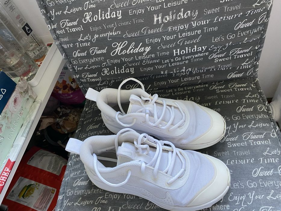 Nike  Pantofi pentru baschet Omni Multi Court, Alb, 36,5