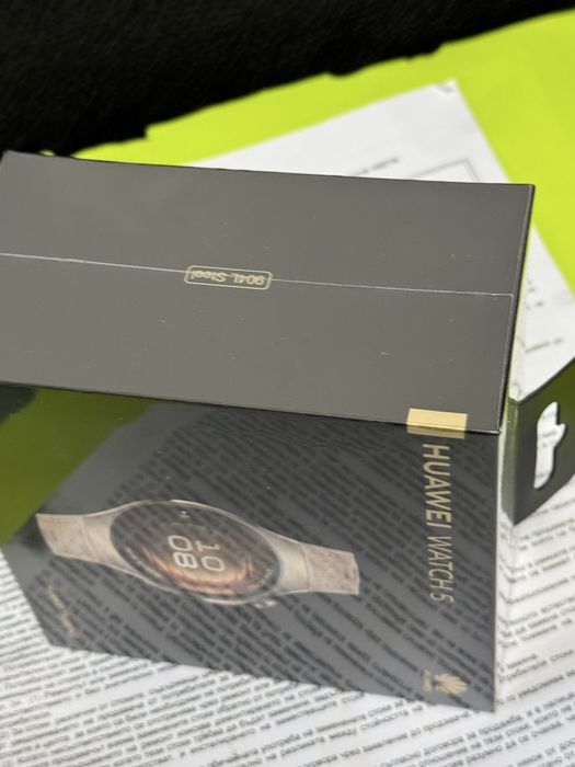 ЗАПЕЧАТАН 42mm Huawei Watch 5 Yettel Гаранция 2027г. Sand Gold Beige