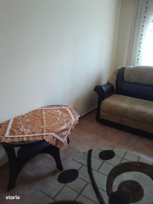 Apartament 3 camere, etaj 2, centrala pe gaz
