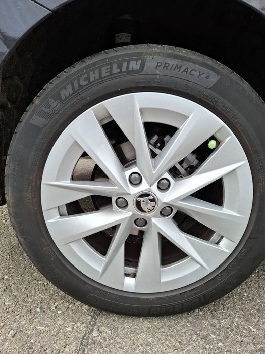 Vând/Schimb roți Skoda Octavia