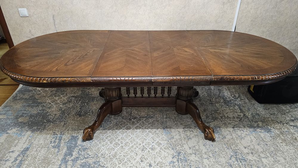 Продам деревянный стол