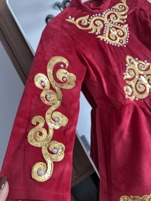 Продам детские костюмы