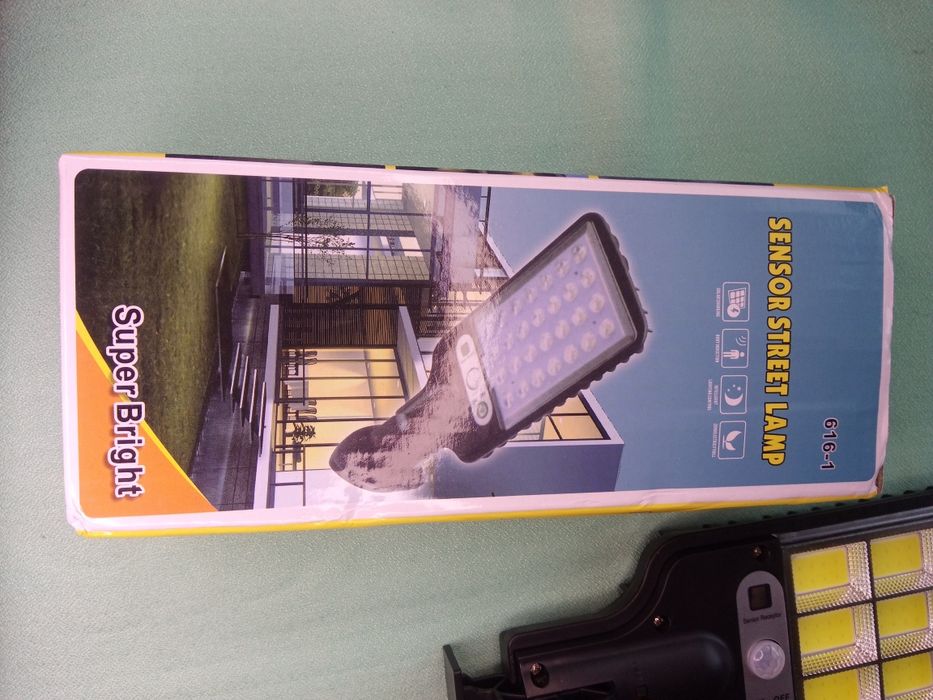 Сензорна дворна лампа, соларна