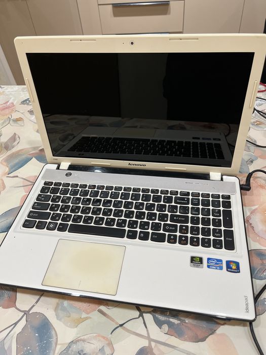 Игровой ноутбук LENOVO