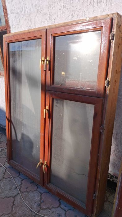 Двери деревянные, окна