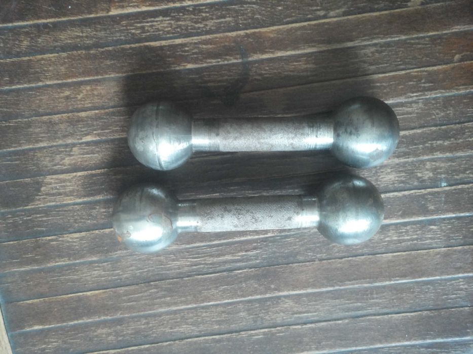 СТАЛЬНЫЕ МОНОЛИТЫ. Гантели 0.5 кг — прецизионная работа.