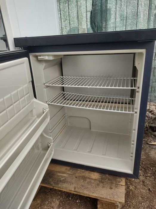 Frigider Electrolux functional ( minifrigider )