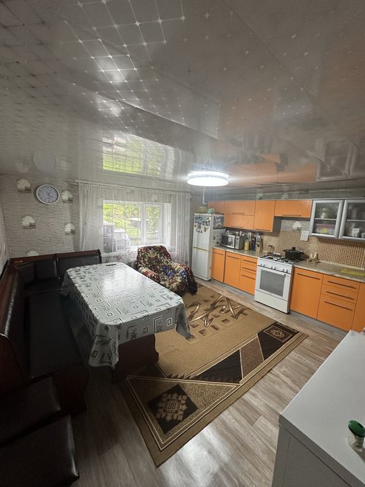 Продам двухэтажный особняк в городе Алтай (Зыряновск)