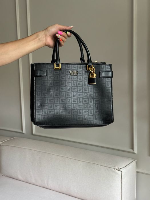 Чанта GUESS - Нова