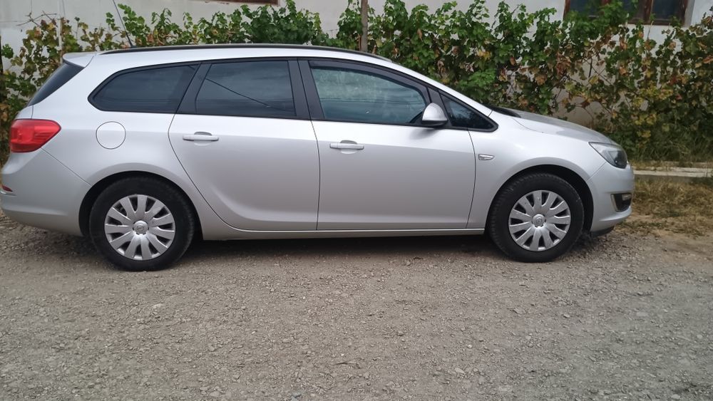 Opel Astra J 1.4t prim proprietar Romania 3 chei
