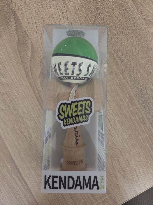 Kendama Sweets cu autografe