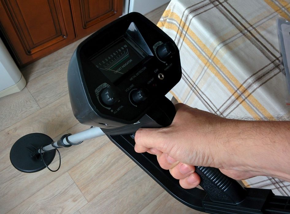 Металоискатель новый