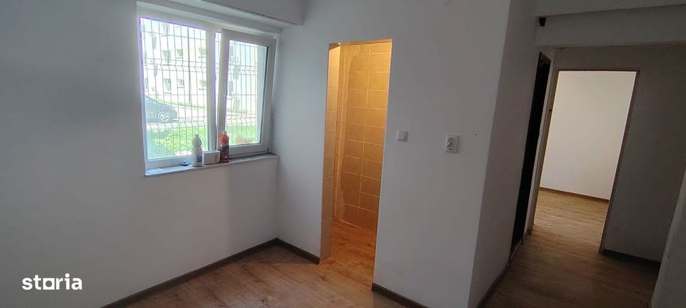 Apartament 2 camere renovat la parter