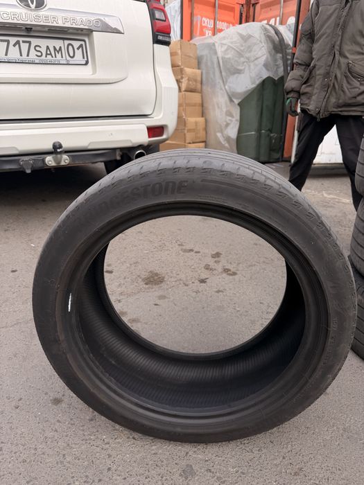 Продам шину зимний Bridgestone