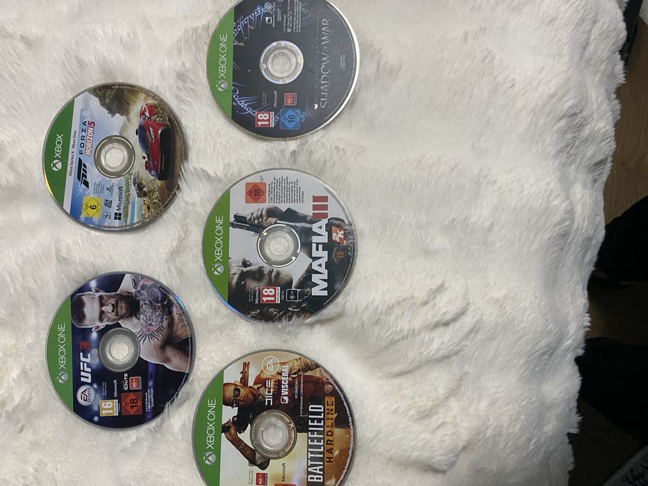 Xbox One S 2 manete 6 jocuri