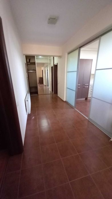 Vând ap. 3 camere decomandate utilat mobilat 119mp bloc P+3