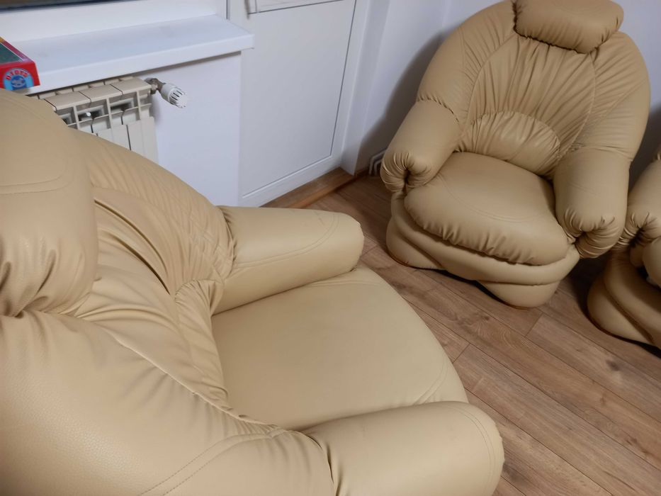 Canapea extensibila si 2 fotolii