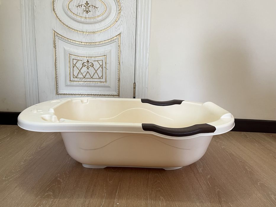 Ванна детская бежевая