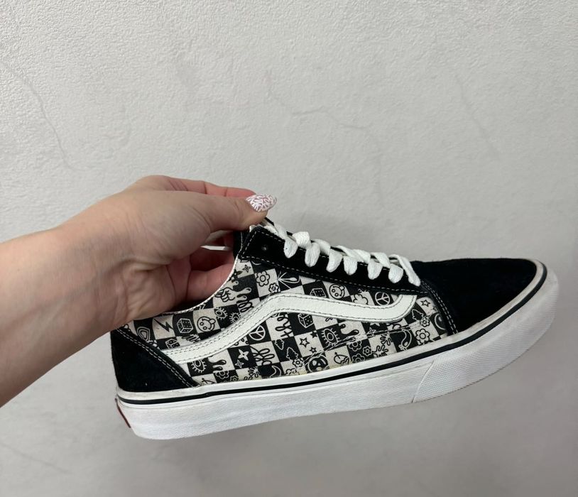 Продаю Оригинальные Кеды Vans б/у 42 размер