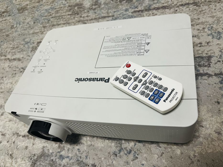 Профессиональный проектор Panasonic