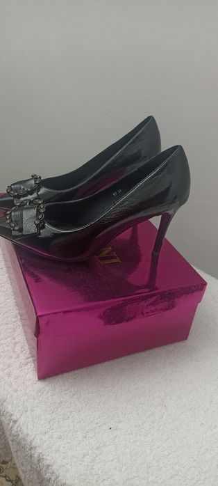 Срочно продам туфли