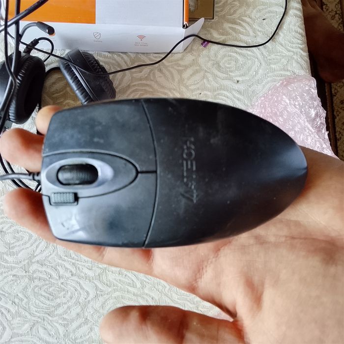 Продам клавиатуру с подсветкой и мышку