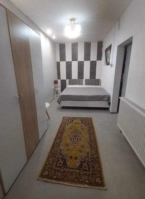 Proprietar.  -  inchiriez  apartament la casa (cu toate taxele incluse) in centrul Sibiului pe minim 1 an