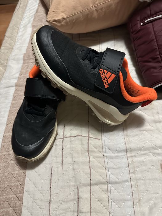 Маратонки адидас 36номер