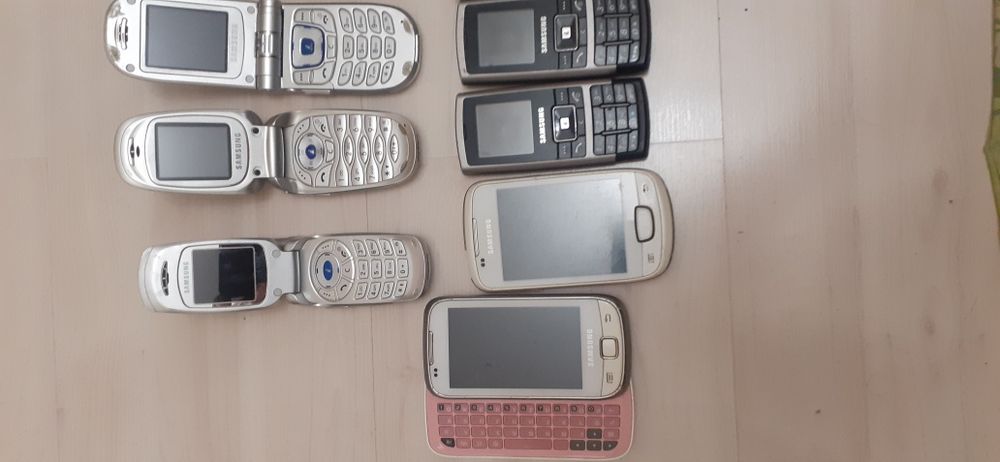 Telefoane cu taste Samsung