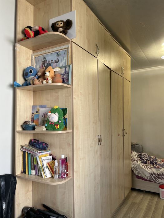 Шкаф большой для одежды