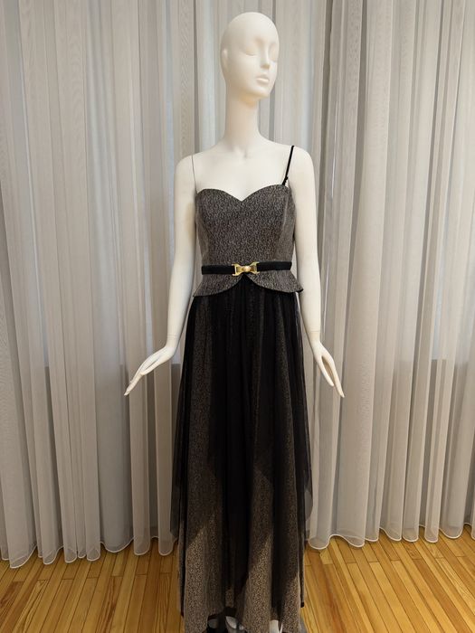 Ayyollar oqshom libosi