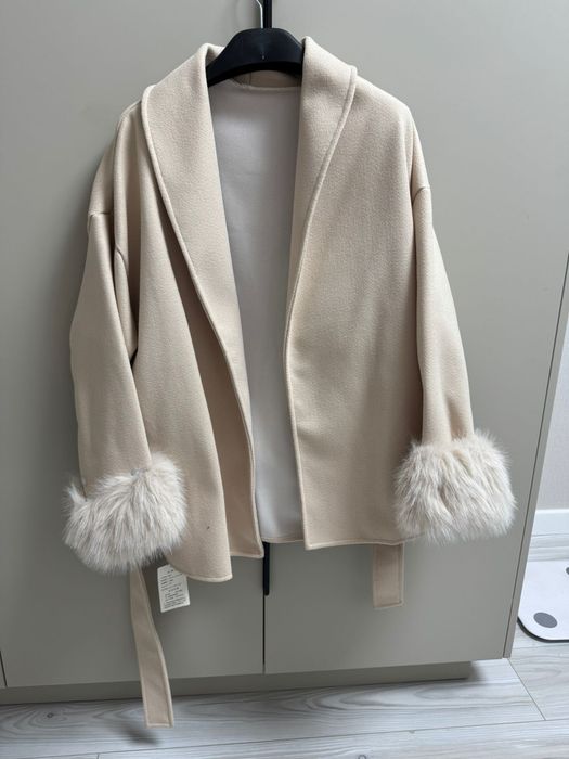 Пальто бежевое S