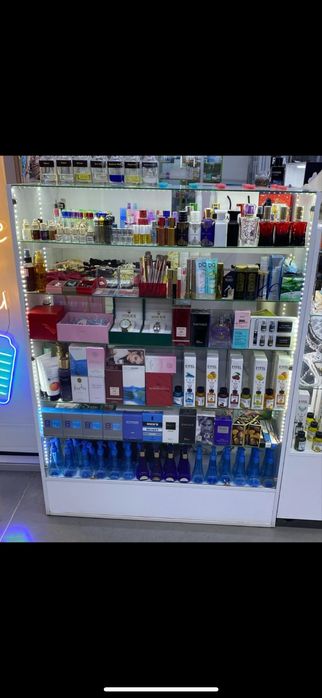 Срочно продам витрину