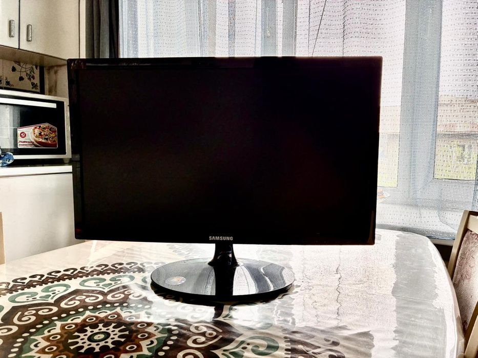 Монитор от samsung