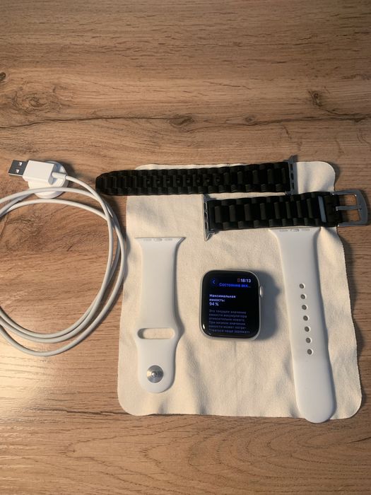Apple Watch Series 5, 44 мм