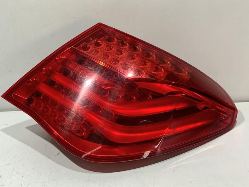 Stop dreapta aripa (cu defect) BMW Seria 7 F01, F02 7182198 Berlina