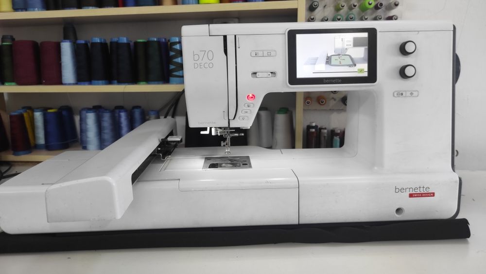 Вышивальная машина в отличном состоянии