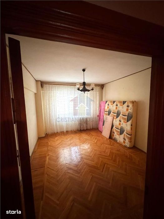 83 MP ! 3 camere, decomandat, , etaj intermediar in bloc cu lift, Tine