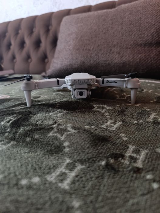 Дронн E88 pro fordable drone