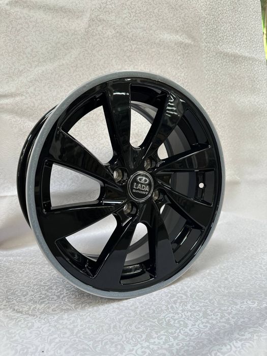 Комплект дисков на Lada 15*6