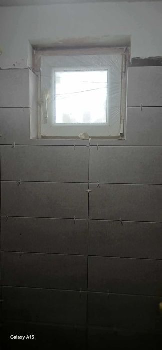 mester faianta gresie jugrav rigipsar zidar instalator intretinere elrctrician montator usi..